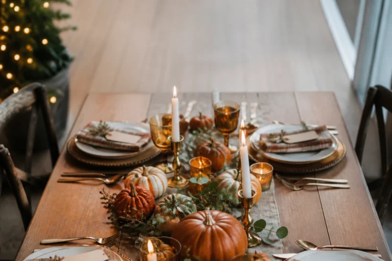 5 Thanksgiving Place Setting And Place Card Ideas Guests Will Love
